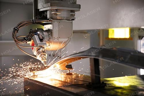 tridimensional de cinco ejes